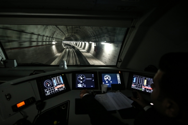 Çin'den Avrupa'ya giden ilk yük treni İstanbul'dan geçti